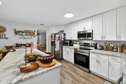 Casa en venta en Auburndale, Florida, 4 dormitorios, 229.84 m2 № 1907400 - foto 20