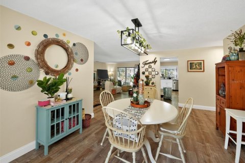 Casa en venta en Auburndale, Florida, 4 dormitorios, 229.84 m2 № 1907400 - foto 25