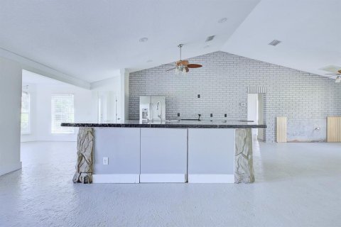 House in Lake Placid, Florida 4 bedrooms, 229.93 sq.m. № 2149158 - photo 12