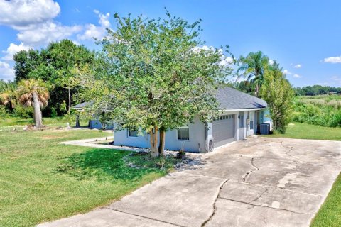 House in Lake Placid, Florida 4 bedrooms, 229.93 sq.m. № 2149158 - photo 5