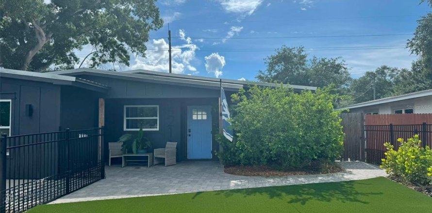 Villa ou maison à Tampa, Floride 5 chambres, 190.17 m2 № 2225343