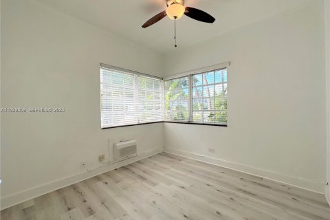 Condominio en alquiler en Miami Beach, Florida, 2 dormitorios, 66.89 m2 № 2049940 - foto 8