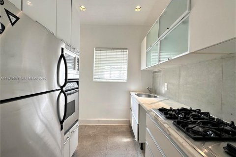 Condominio en alquiler en Miami Beach, Florida, 2 dormitorios, 66.89 m2 № 2049940 - foto 7