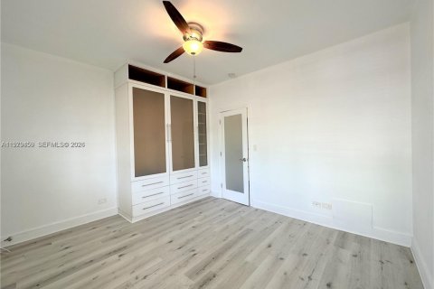 Condominio en alquiler en Miami Beach, Florida, 2 dormitorios, 66.89 m2 № 2049940 - foto 12