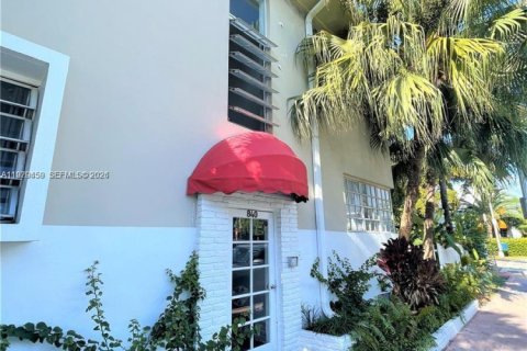 Condominio en alquiler en Miami Beach, Florida, 2 dormitorios, 66.89 m2 № 2049940 - foto 17