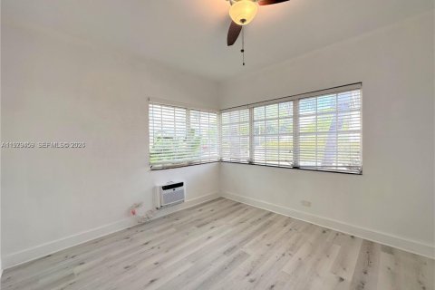 Condominio en alquiler en Miami Beach, Florida, 2 dormitorios, 66.89 m2 № 2049940 - foto 10