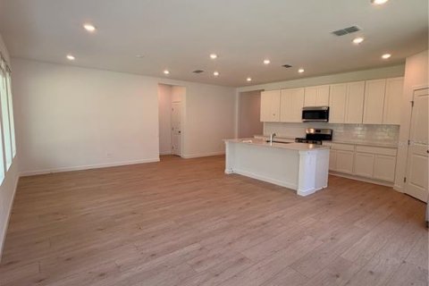 House in Kissimmee, Florida 3 bedrooms, 169.55 sq.m. № 2224806 - photo 7