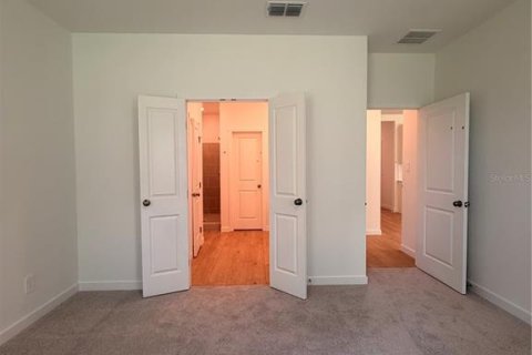 House in Kissimmee, Florida 3 bedrooms, 169.55 sq.m. № 2224806 - photo 11