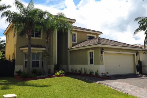 Villa ou maison à vendre à Cutler Bay, Floride: 3 chambres, 197.7 m2 № 2262113 - photo 3