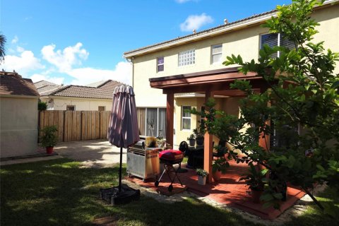 Villa ou maison à vendre à Cutler Bay, Floride: 3 chambres, 197.7 m2 № 2262113 - photo 7