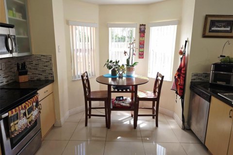 Villa ou maison à vendre à Cutler Bay, Floride: 3 chambres, 197.7 m2 № 2262113 - photo 16