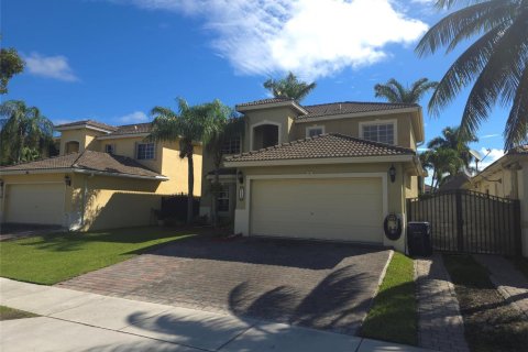 Villa ou maison à vendre à Cutler Bay, Floride: 3 chambres, 197.7 m2 № 2262113 - photo 4