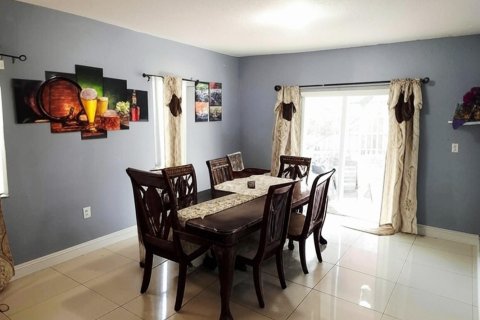 Villa ou maison à vendre à Cutler Bay, Floride: 3 chambres, 197.7 m2 № 2262113 - photo 18
