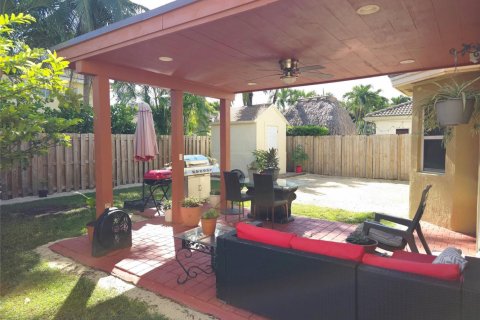 Villa ou maison à vendre à Cutler Bay, Floride: 3 chambres, 197.7 m2 № 2262113 - photo 8