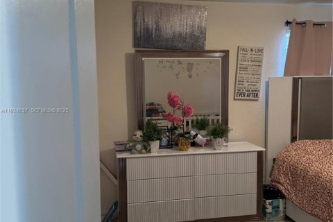 Townhouse in Homestead, Florida 4 bedrooms, 127.65 sq.m. № 2059884 - photo 5