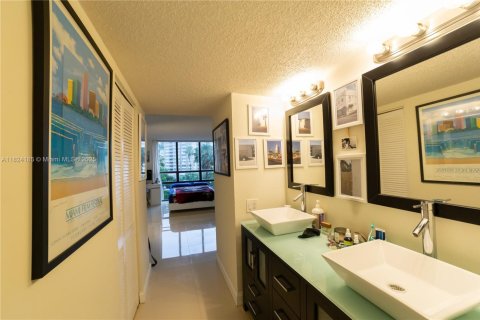 Copropriété à vendre à Miami, Floride: 2 chambres, 95.69 m2 № 1961496 - photo 10