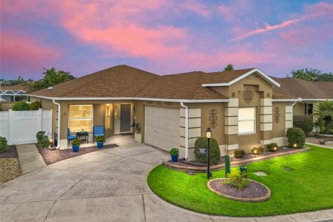Villa ou maison à The Villages, Floride 3 chambres, 156.54 m2 № 2389284