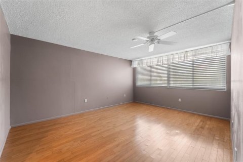 Copropriété à vendre à Sarasota, Floride: 2 chambres, 144 m2 № 2344482 - photo 6
