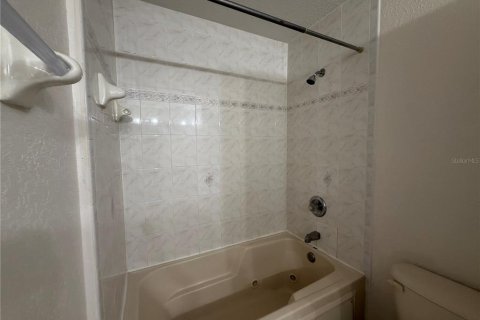 Touwnhouse à louer à Poinciana, Floride: 3 chambres, 141.21 m2 № 2409880 - photo 17