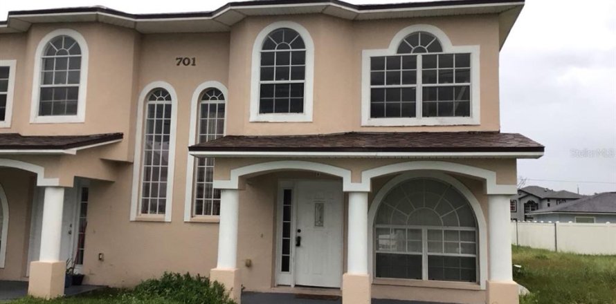 Touwnhouse à Poinciana, Floride 3 chambres, 141.21 m2 № 2409880