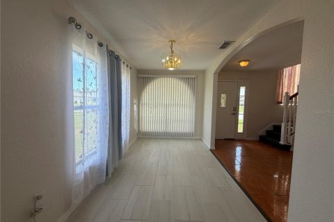 Touwnhouse à louer à Poinciana, Floride: 3 chambres, 141.21 m2 № 2409880 - photo 10