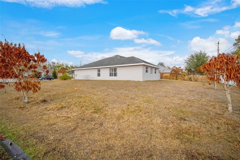 House in Port St. Lucie, Florida 4 bedrooms, 281.4 sq.m. № 2031008 - photo 6