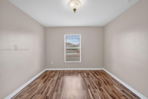 House in Port St. Lucie, Florida 4 bedrooms, 281.4 sq.m. № 2031008 - photo 30