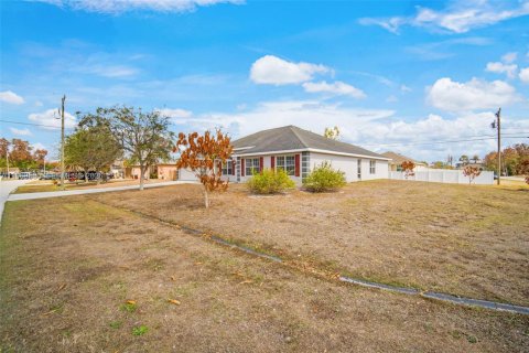 House in Port St. Lucie, Florida 4 bedrooms, 281.4 sq.m. № 2031008 - photo 4