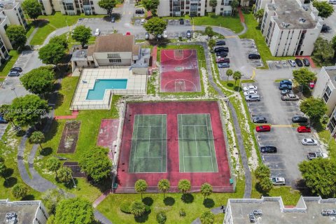 Снять в аренду кондоминиум в Майами, Флорида 2 спальни, 87.89м2, № 2085555 - фото 23
