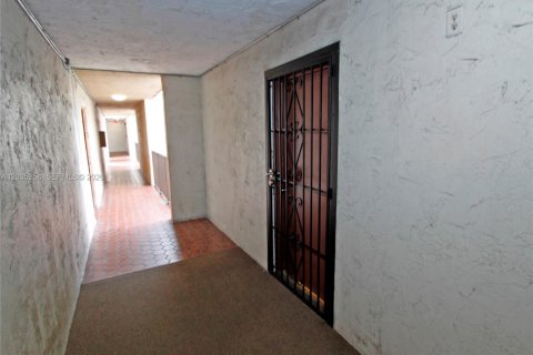 Снять в аренду кондоминиум в Майами, Флорида 2 спальни, 87.89м2, № 2085555 - фото 6