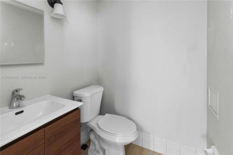 Снять в аренду кондоминиум в Майами, Флорида 2 спальни, 87.89м2, № 2085555 - фото 15