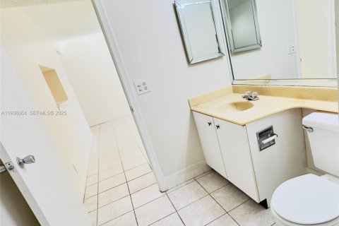 Condo in Pembroke Pines, Florida, 1 bedroom  № 1994567 - photo 19