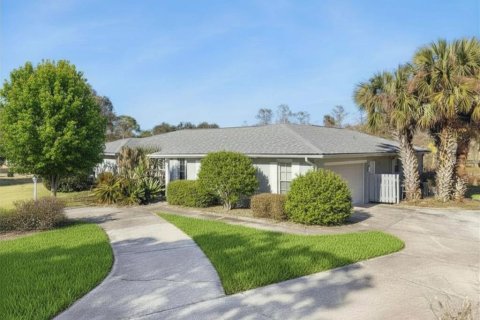 Villa ou maison à Winter Haven, Floride 3 chambres, 180.88 m2 № 2424110