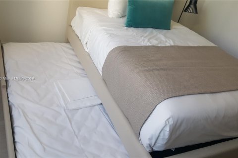 Copropriété à louer à Hollywood, Floride: 2 chambres, 99.87 m2 № 1960252 - photo 7