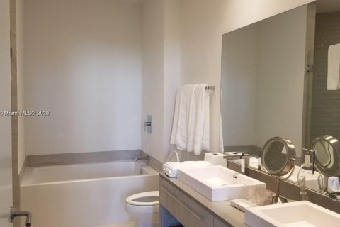 Copropriété à louer à Hollywood, Floride: 2 chambres, 99.87 m2 № 1960252 - photo 13