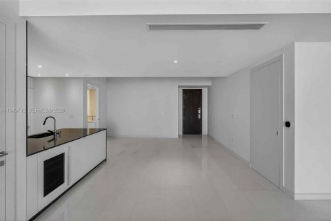 Купить кондоминиум в Майами, Флорида 2 спальни, 133.5м2, № 2006236 - фото 8