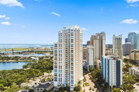Condo à Saint Petersburg, Floride, 2 chambres № 2425459