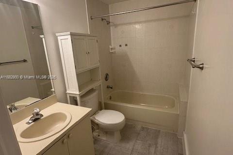 Condominio en alquiler en Doral, Florida, 3 dormitorios, 136.01 m2 № 1931989 - foto 12