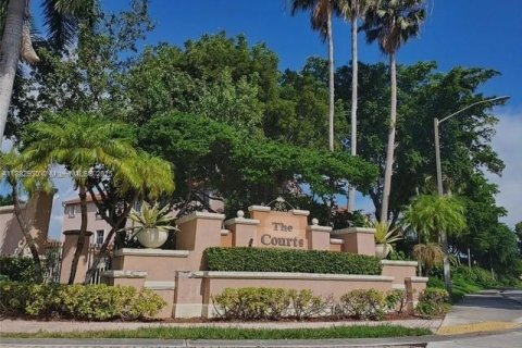 Condominio en alquiler en Doral, Florida, 3 dormitorios, 136.01 m2 № 1931989 - foto 16