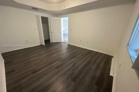 Condominio en alquiler en Doral, Florida, 3 dormitorios, 136.01 m2 № 1931989 - foto 8