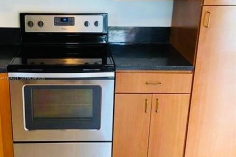 Снять в аренду квартиру в Майами, Флорида 2 спальни, 65.87м2, № 1992655 - фото 7