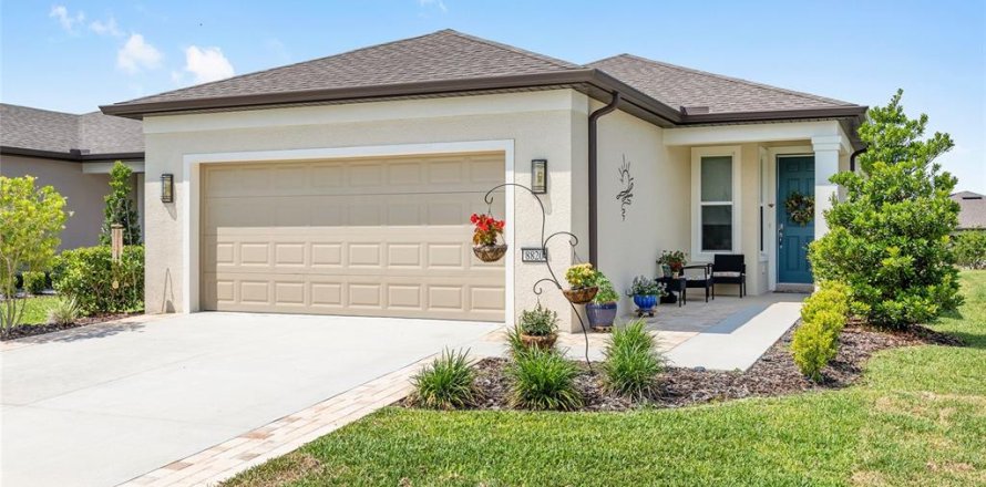 House in Ocala, Florida 2 bedrooms, 136.47 sq.m. № 1687160