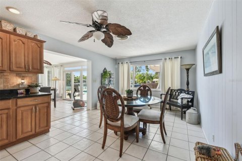 House in Saint Petersburg, Florida 3 bedrooms, 202.16 sq.m. № 1618008 - photo 23