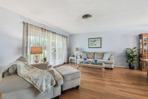 House in Saint Petersburg, Florida 3 bedrooms, 202.16 sq.m. № 1618008 - photo 15