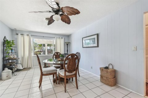 House in Saint Petersburg, Florida 3 bedrooms, 202.16 sq.m. № 1618008 - photo 22