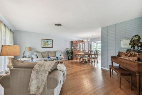 House in Saint Petersburg, Florida 3 bedrooms, 202.16 sq.m. № 1618008 - photo 14