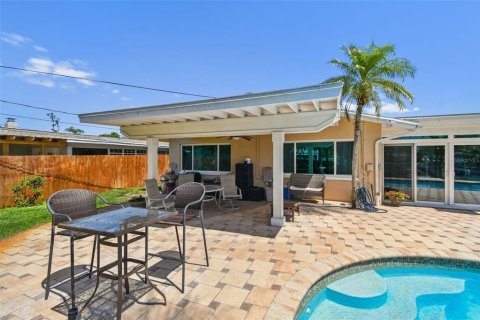 House in Saint Petersburg, Florida 3 bedrooms, 202.16 sq.m. № 1618008 - photo 4