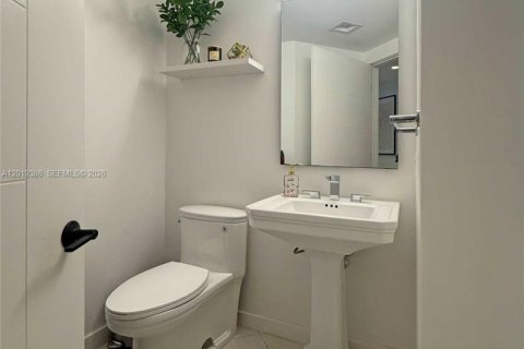 Condominio en venta en Miami, Florida, 2 dormitorios, 96.34 m2 № 2078208 - foto 8