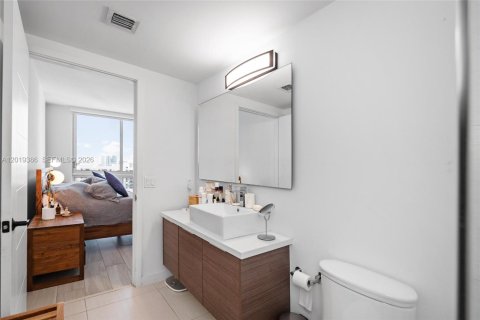 Condominio en venta en Miami, Florida, 2 dormitorios, 96.34 m2 № 2078208 - foto 16