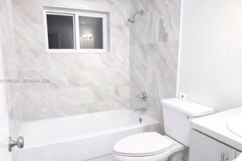 Снять в аренду виллу или дом в Форт-Лодердейл, Флорида 3 спальни, 228.91м2, № 2030504 - фото 6